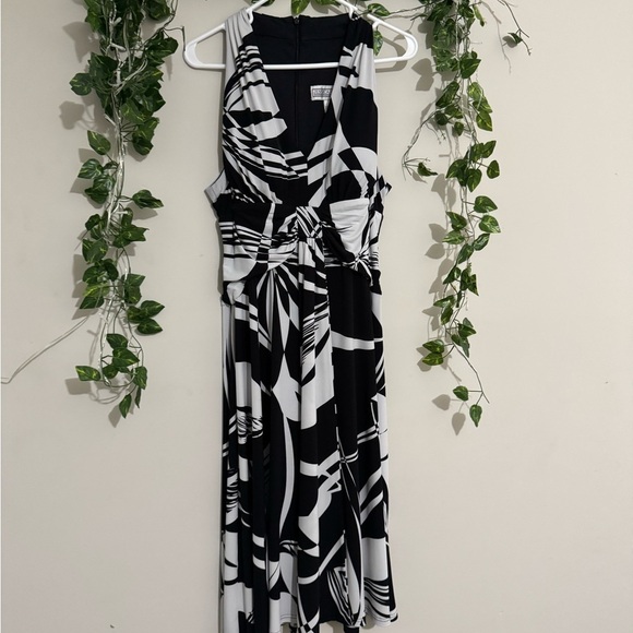 Jessica Howard Dresses & Skirts - Black and White Sleeveless Dress